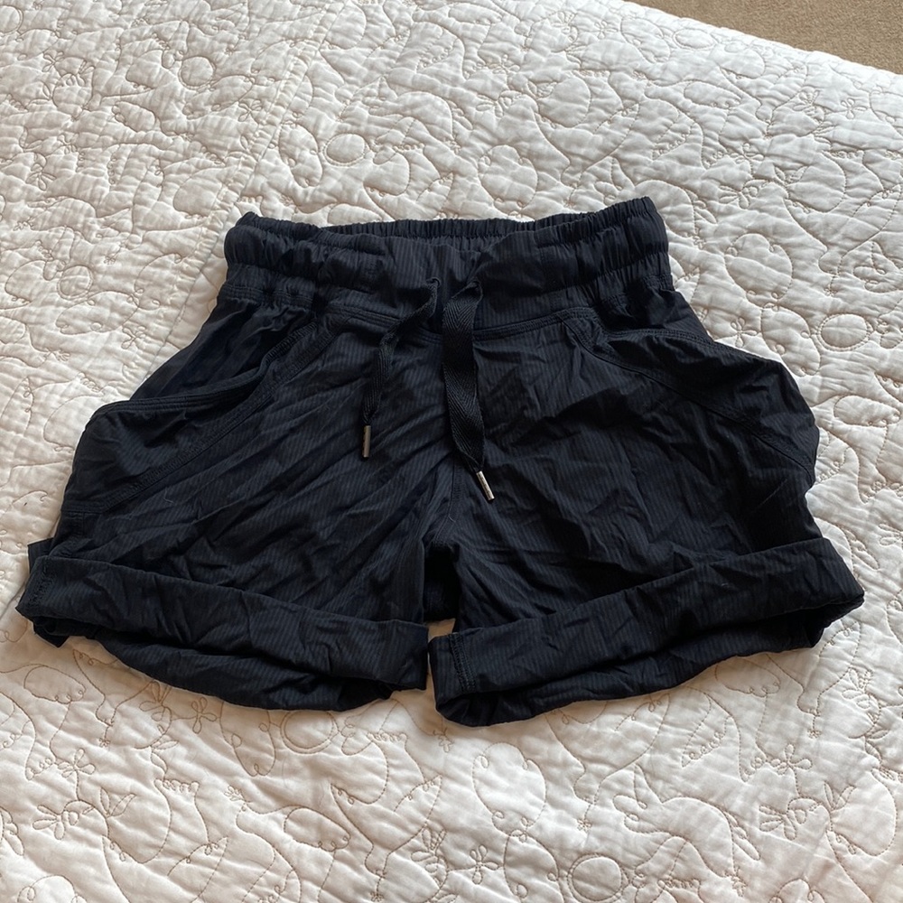 Lululemon Play in the Sun Shorts